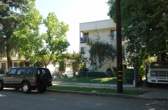 Maui Apartments in Burbank, CA - Building Photo - Building Photo