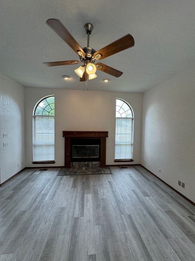 1845 Courtney Ln in Edmond, OK - Building Photo - Building Photo