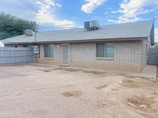 498 E Mesquite Ave in Apache Junction, AZ - Building Photo - Building Photo