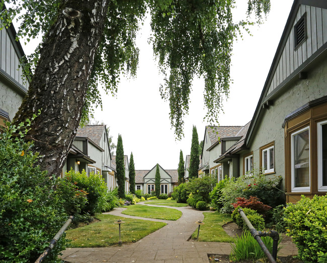 Pembrooke Gardens Condominiums