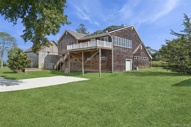 335 Herricks Ln in Jamesport, NY - Building Photo - Building Photo