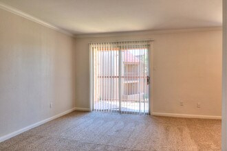 8256 E Arabian Trail in Scottsdale, AZ - Building Photo - Building Photo