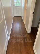 38 Elmhurst Cir in West Hartford, CT - Building Photo - Building Photo