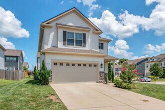 1051 Lonergan Cir in Spring Hill, TN - Building Photo - Building Photo
