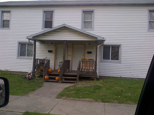 829 Prospect Cir in Ashtabula, OH - Foto de edificio