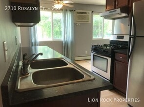 2710 Rosalyn Ct-Unit -203 in New Hope, MN - Building Photo - Building Photo