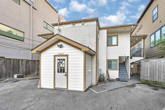 1607 Welch St in Houston, TX - Foto de edificio - Building Photo