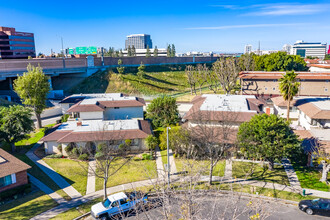 646 S Cypress St in Orange, CA - Building Photo - Building Photo