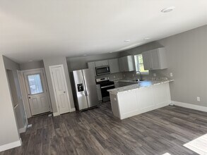 3224 W Miller Rd in Lansing, MI - Building Photo - Building Photo