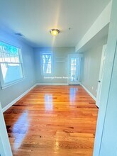 89 Allston St, Unit 2 in Cambridge, MA - Foto de edificio - Building Photo