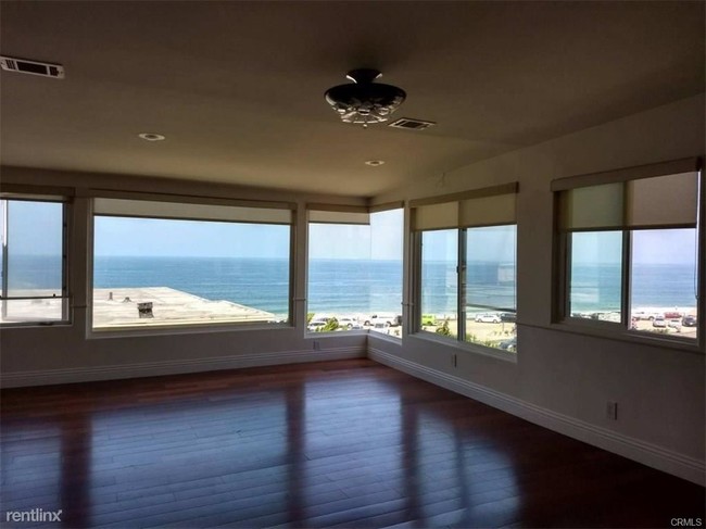 320 Paseo De La Playa-Unit -Apt C in Redondo Beach, CA - Building Photo - Building Photo