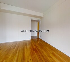 1135 Commonwealth Ave in Boston, MA - Building Photo - Building Photo