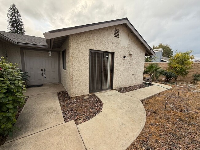 2469 Pinewood Pl in Simi Valley, CA - Building Photo - Building Photo