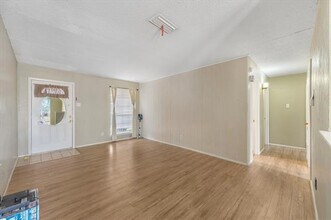 1006 E Martin Ln in Sherman, TX - Building Photo - Building Photo