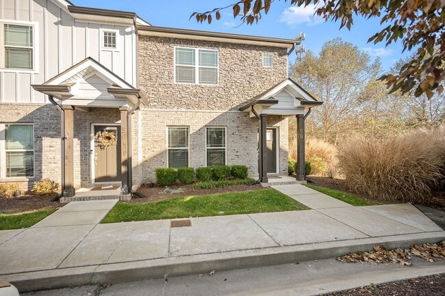 555 Gresham Ln in Murfreesboro, TN - Building Photo - Building Photo