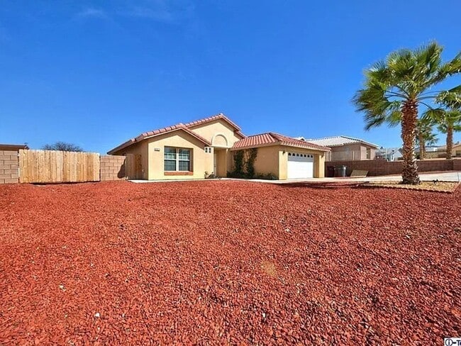 8523 Barberry Ave in Yucca Valley, CA - Building Photo - Building Photo