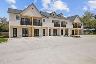 1510 Kaliste Saloom Rd in Lafayette, LA - Building Photo