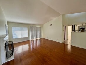1983 Prescott Ct in Vista, CA - Building Photo - Building Photo