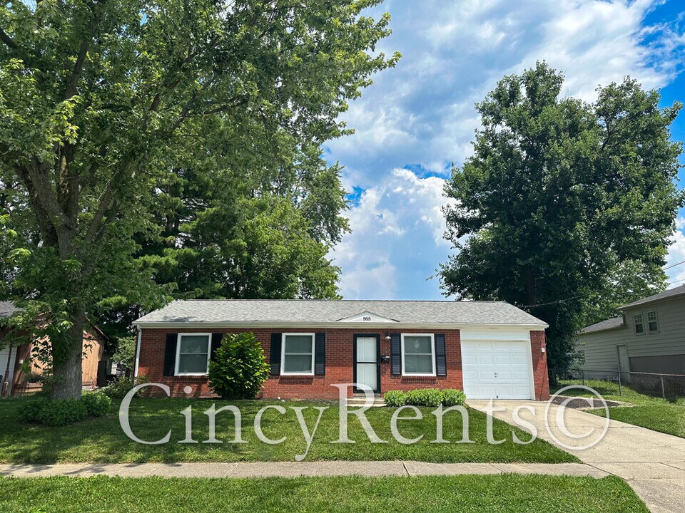 988 Stratford Pl in Mason, OH - Building Photo