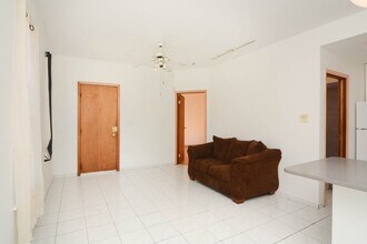 533 N Claremont Ave, Unit G03C in Chicago, IL - Building Photo - Building Photo