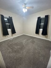 208 Yetley St in Garwin, IA - Building Photo - Building Photo