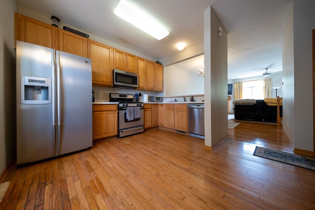 15715 Fremont Way in Apple Valley, MN - Building Photo - Building Photo
