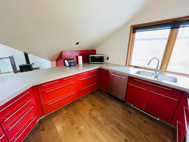 16 Manitou Rd, Unit SI ID1386666P in Fernie, BC - Building Photo - Building Photo