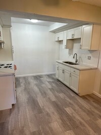 Clifton Plaza Apartments in Anaheim, CA - Building Photo - Building Photo