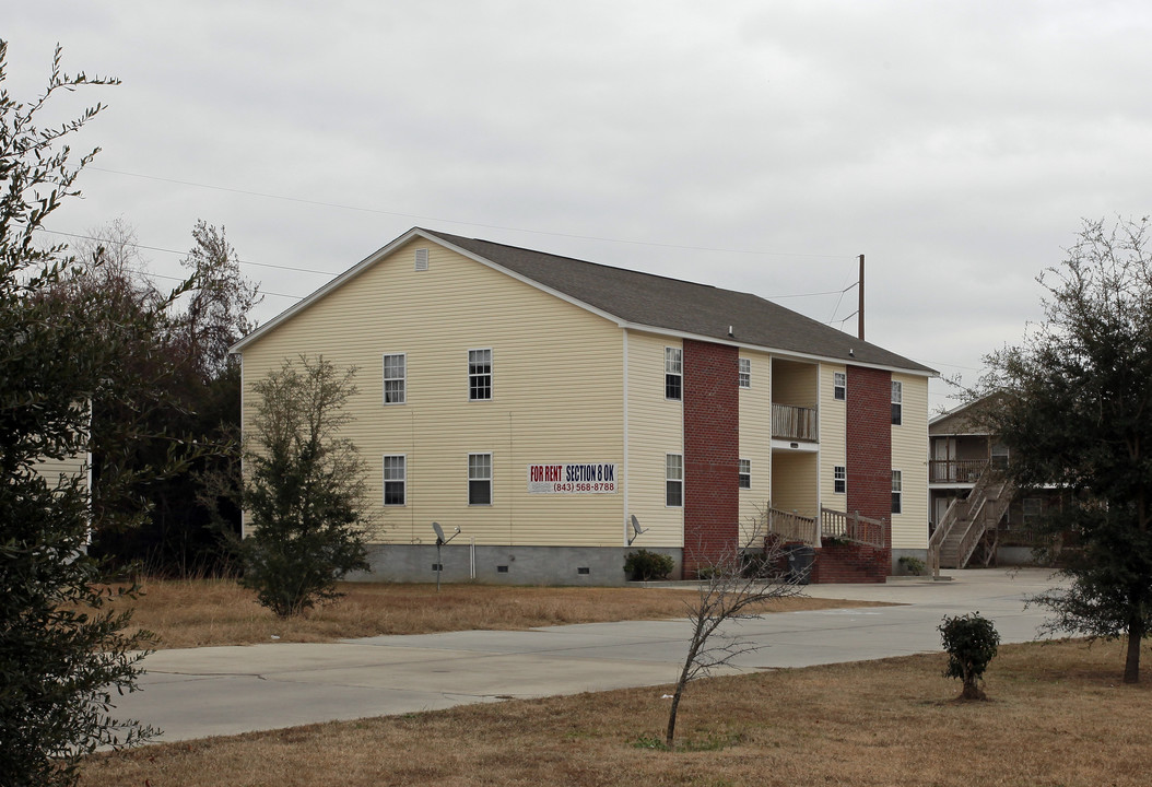 1805 English St in North Charleston, SC - Building Photo