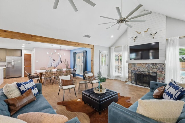 6333 Tosca Dr