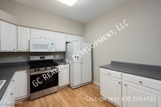 712 Blossom Ct in Naperville, IL - Building Photo - Building Photo