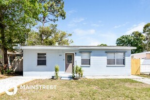 6813 N Clearview Ave in Tampa, FL - Building Photo