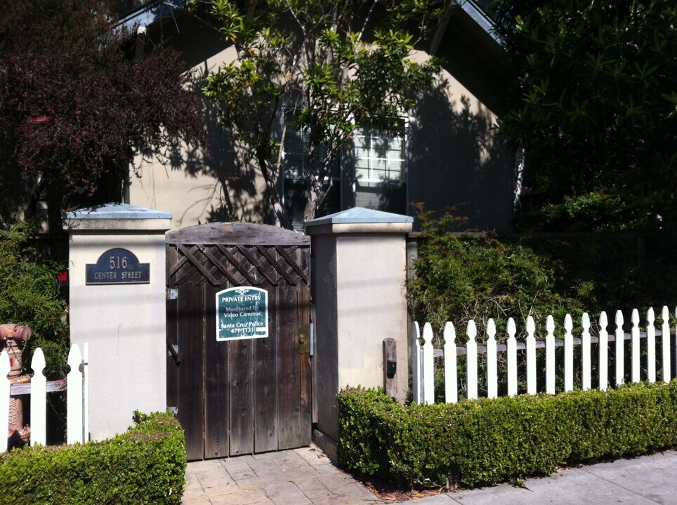 516 Center St in Santa Cruz, CA - Foto de edificio