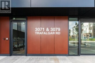 3079 Trafalgar Rd in Oakville, ON - Building Photo - Building Photo