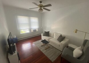 103 Sciarappa St, Unit 2 in Cambridge, MA - Building Photo - Building Photo