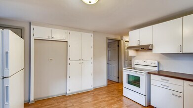 69 E Quincy St in Riverside, IL - Building Photo - Building Photo