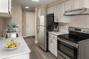 Avana Powell Valley in Gresham, OR - Building Photo