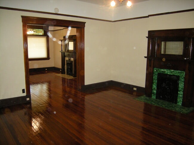 2310 Rohs St, Unit Apt.#1 in Cincinnati, OH - Building Photo - Building Photo