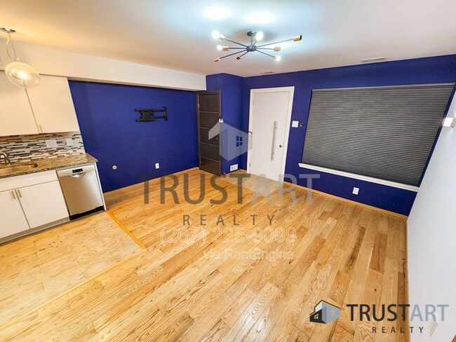 12135 Academy Rd in Philadelphia, PA - Building Photo - Building Photo