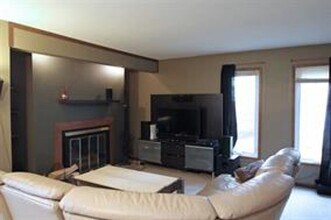 307 Willow Wind Pl in Iowa City, IA - Building Photo - Building Photo