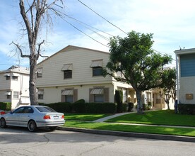 5328 Vantage Ave in Valley Village, CA - Building Photo - Building Photo