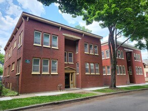 93 N Milton St N, Unit 1 in St. Paul, MN - Building Photo - Building Photo