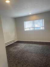 1102 Lamoille Hwy in Elko, NV - Building Photo - Building Photo