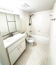 5741 SW 72nd St in Miami, FL - Building Photo - Building Photo