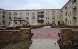 Roaring Spring Building Apartamentos