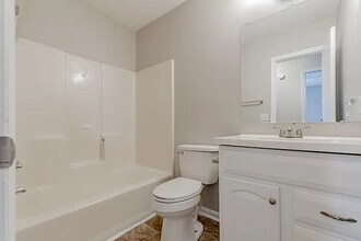 141 Windmill Orchard Rd in Columbia, SC - Foto de edificio - Building Photo