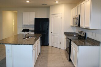 11106 Amber Ridge Dr in Zellwood, FL - Foto de edificio - Building Photo