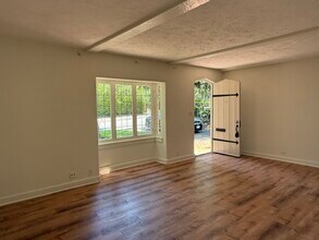 1938 Holliston Ave in Altadena, CA - Building Photo - Building Photo