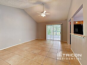 1631 Spring Lake Dr in Clearwater, FL - Building Photo - Building Photo