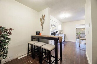 2406 Hollandale Cir in Arlington, TX - Building Photo - Building Photo